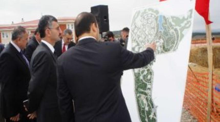 Yeni Rekt&ouml;rl&uuml;k Binasının Temeli Atıldı