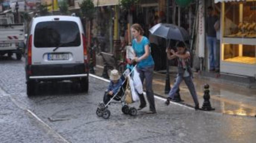 Milas'ta Sağanak Yağış Etkili Oldu