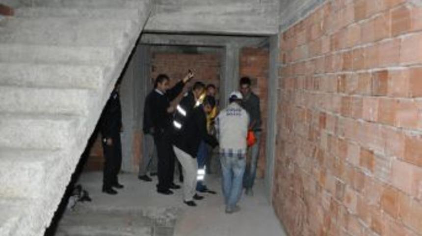 Yerk&ouml;y&rsquo;de İnşaattan D&uuml;şen İş&ccedil;i Yaralandı