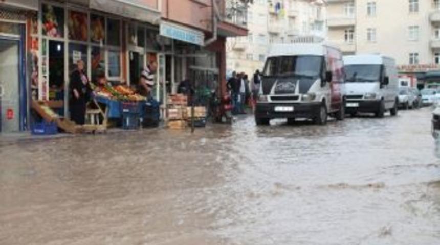 Kırşehir&rsquo;de Su Patlağı