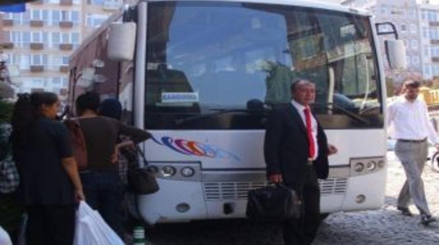 Herkes İ&ccedil;in Eğitim Derneği 50 Aileye Gıda Ve Giyecek Yardımı Yaptı