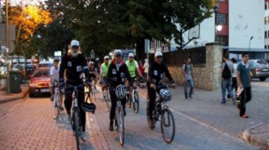 "kansere Dikkat" &Ccedil;ekmek İ&ccedil;in Pedal &Ccedil;eviren 3 Kişi Samsun&rsquo;a Ulaştı