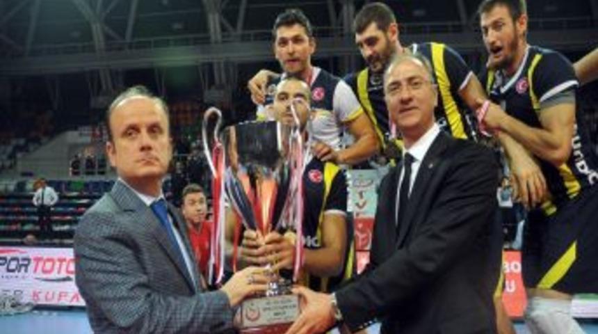 Voleybolda S&uuml;per Kupa Galatasaray'ı 3 - 0 Yenen Fenerbah&ccedil;e&rsquo;nin