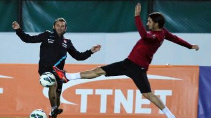 A Milli Takım'ın Romanya Ma&ccedil;ı Hazırlıkları S&uuml;r&uuml;yor