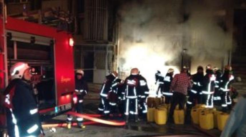 Topkapı'da Korkutan Yangın