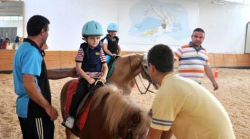 Atlıspor'da Pony okulu eğitime başladı