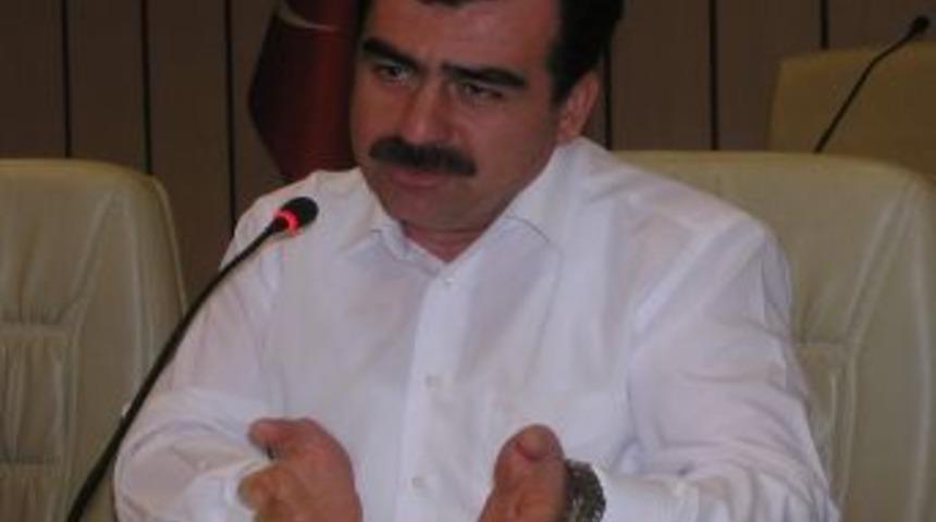 Ak Parti&rsquo;li Erdem'den Muhalif Vekillere B&uuml;y&uuml;kşehir Tepkisi