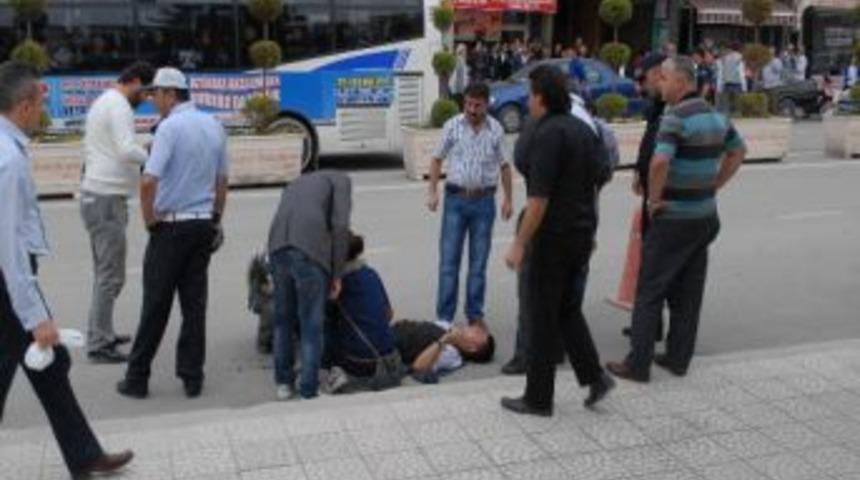 Burdur&rsquo;da Bı&ccedil;aklı Kavga: 1 Yaralı