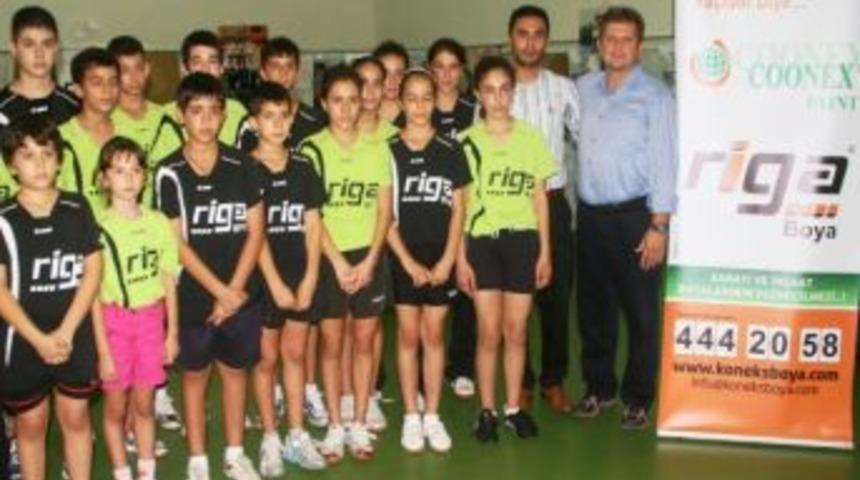 &lsquo;renklerin Kardeşliği&rsquo; Raketlere Uzandı