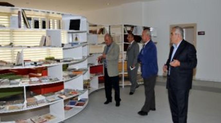 Başkan Ak Ve Meclis &Uuml;yeleri Projeleri İnceledi