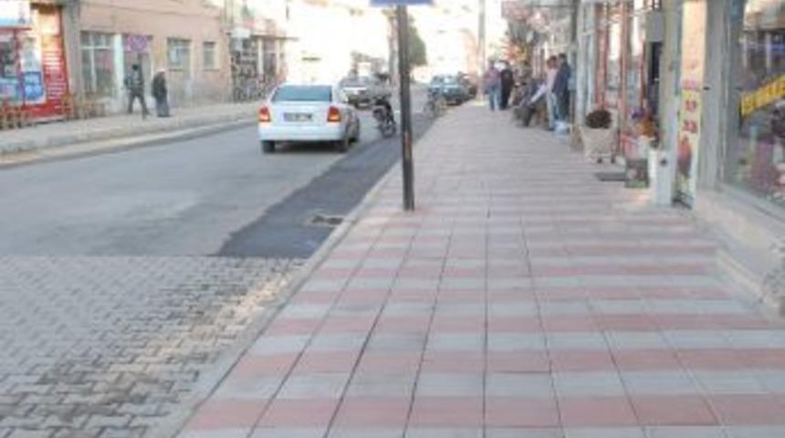 Emirdağ Caddesi&rsquo;nde &Ccedil;alışmalar Devam Ediyor