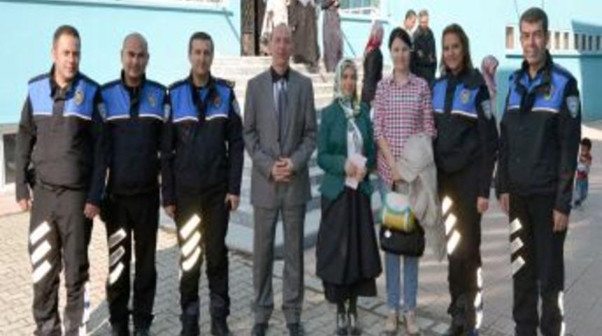 Polisten Velilere 'Aile İ&ccedil;i İletişim' Semineri