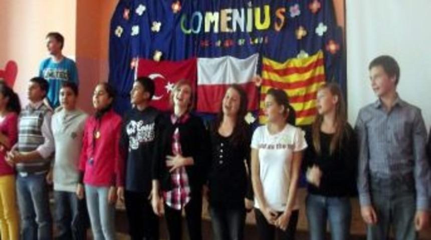 Şehit Bekir Oru&ccedil;tutan İlk&ouml;ğretim Okulu Polonya&rsquo;dan D&ouml;nd&uuml;