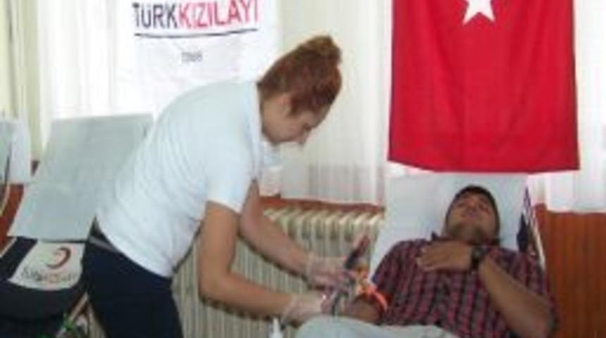 Korkuteli Meslek Y&uuml;ksekokulu &Ouml;ğrencilerinden Kan Bağışı