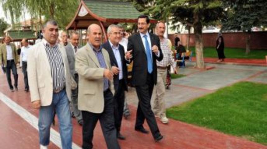 Başkan Ak Ve Meclis &Uuml;yeleri Projeleri Inceledi