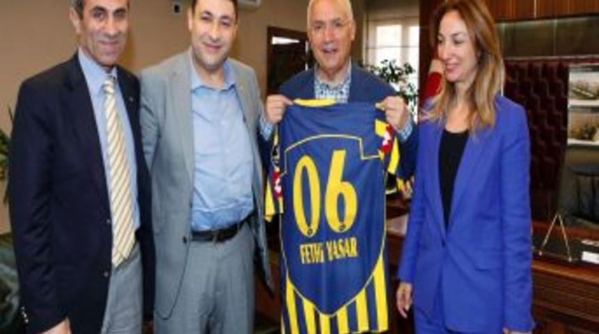Sarı Lacivertliler, Başkan Yaşar&rsquo;ı Ziyaret Etti