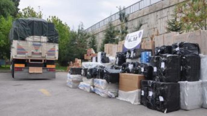 İpliklerin Arasına Saklanan Ka&ccedil;ak Sigaralar Polise Takıldı