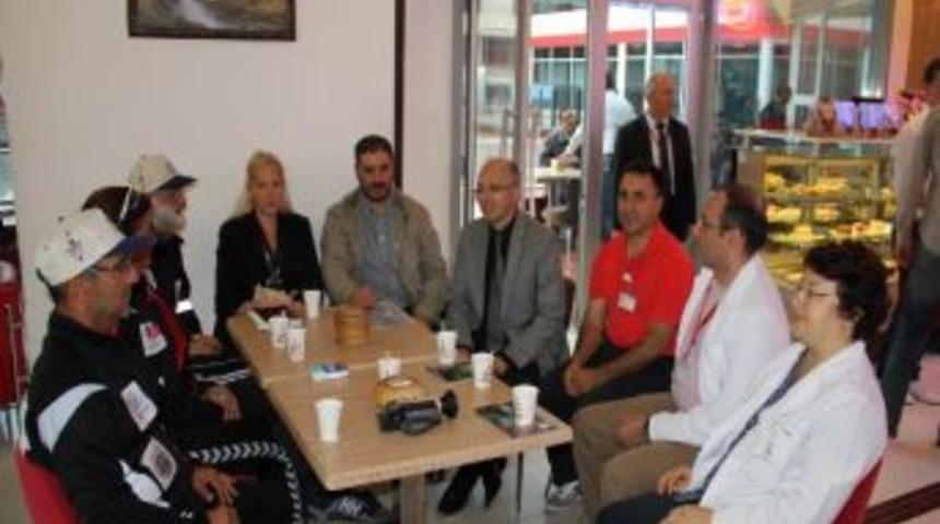 Kansere Dikkat &Ccedil;ekmek İ&ccedil;in Pedal &Ccedil;eviriyorlar