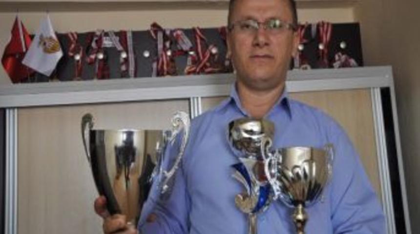 G&ouml;rme Engelli Sporcuların Başarısı Parmak Isırtıyor