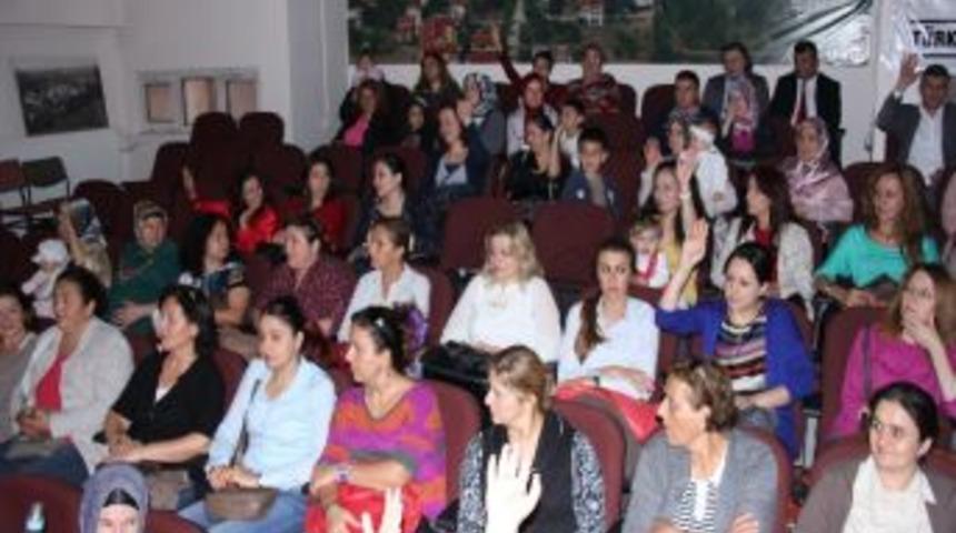 &Ccedil;aycuma'da Anne S&uuml;t&uuml;n&uuml;n &Ouml;nemi Anlatıldı