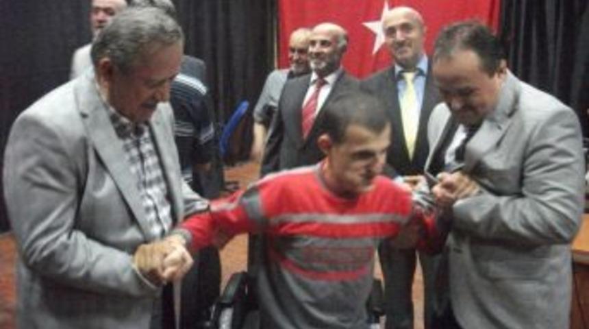 Din G&ouml;revlilerinden &Ouml;rnek Davranış