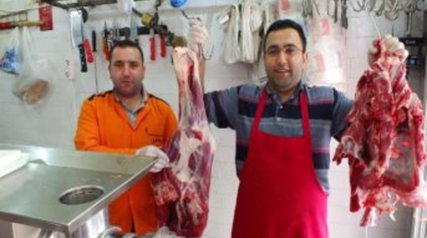 Denizin Bereketi, Balık&ccedil;ıları G&uuml;ld&uuml;rd&uuml;, Kasapları &Uuml;zd&uuml;