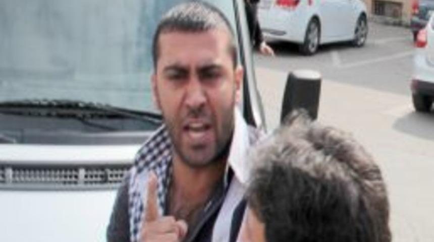 45 Bin Uyuşturucu Hapla Yakalandılar, Basın Mensuplarını S&ouml;zle Taciz Ettiler