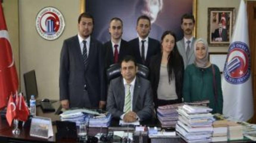 Ak Gen&ccedil;likten Rekt&ouml;re Ziyaret