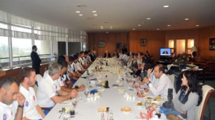 Halkbank'tan Voleybol Atağı