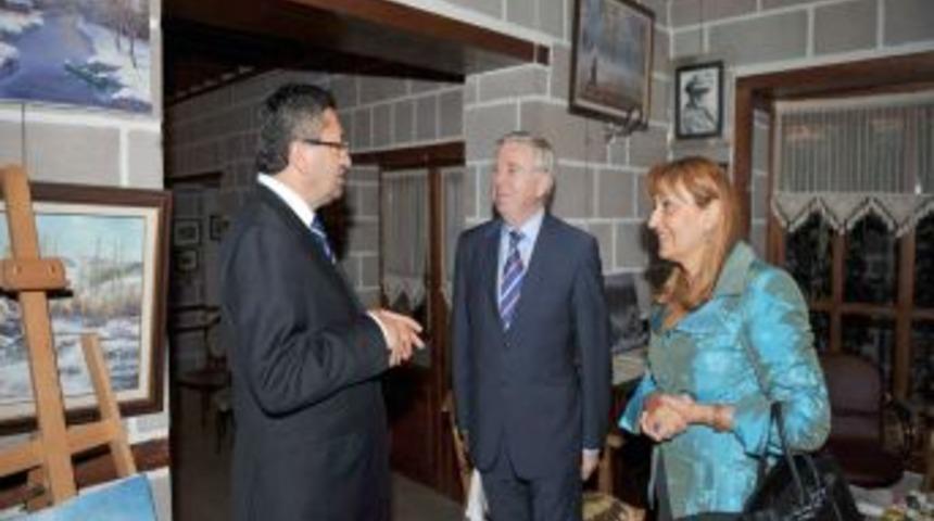 Avrupa Parlamentosu Eski Milletvekilleri Hamam&ouml;n&uuml;&rsquo;n&uuml; Ziyaret Etti