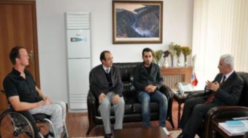 Engelli Yazar Felix Bernhard&rsquo;tan Vali Koca&rsquo;ya Ziyaret