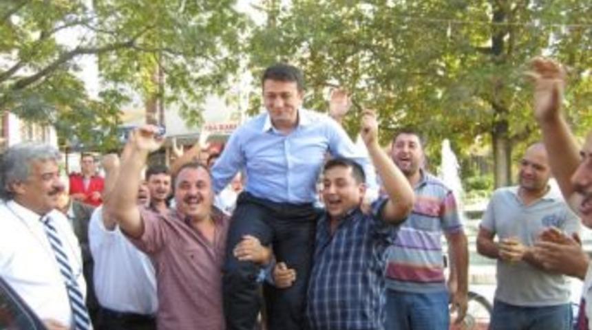 Ak Parti İzmir İl Y&ouml;netimi &Ouml;demiş'te Omuzlara Alındı