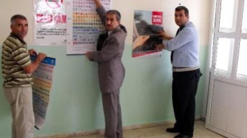 Polisler Trafik Kuralları Konusuna Dikkat &Ccedil;ekti