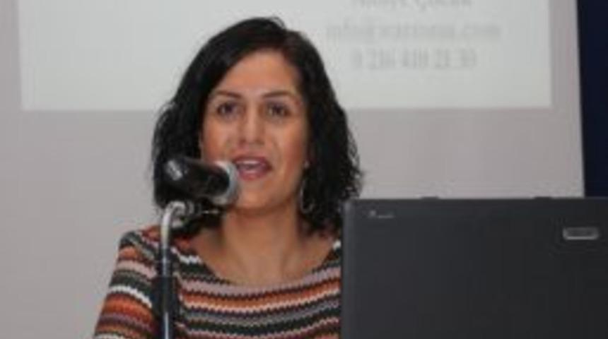 D&uuml;zce'de "&ccedil;ocuklarla G&uuml;&ccedil;l&uuml; İletişim Ve Pozitif Disiplin" Konferansı