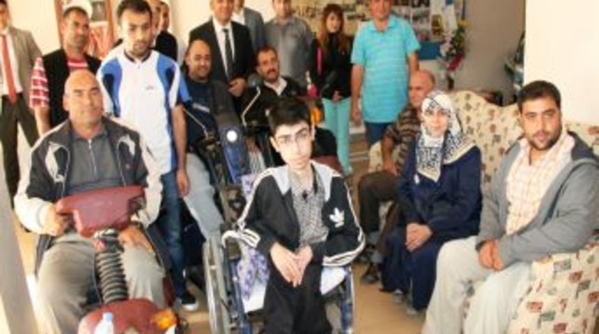 Iğdır Emniyeti'nden Engellilere Moral Ziyareti