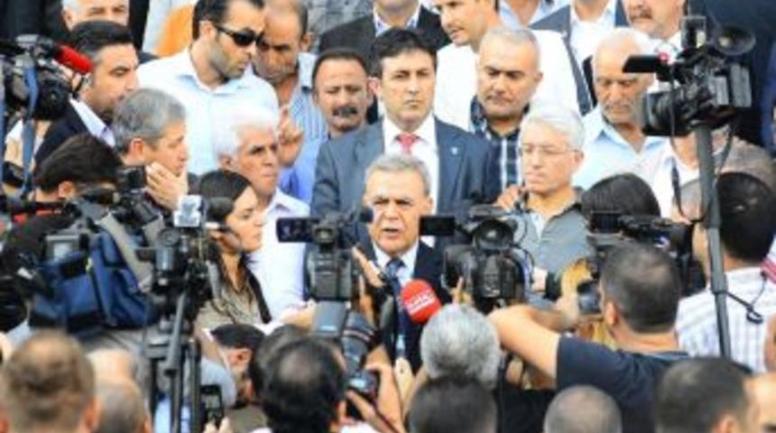 İzmir B&uuml;y&uuml;kşehir'e, B&uuml;y&uuml;kşehir Davasına M&uuml;dahil Olup Olmayacağı Sorulacak