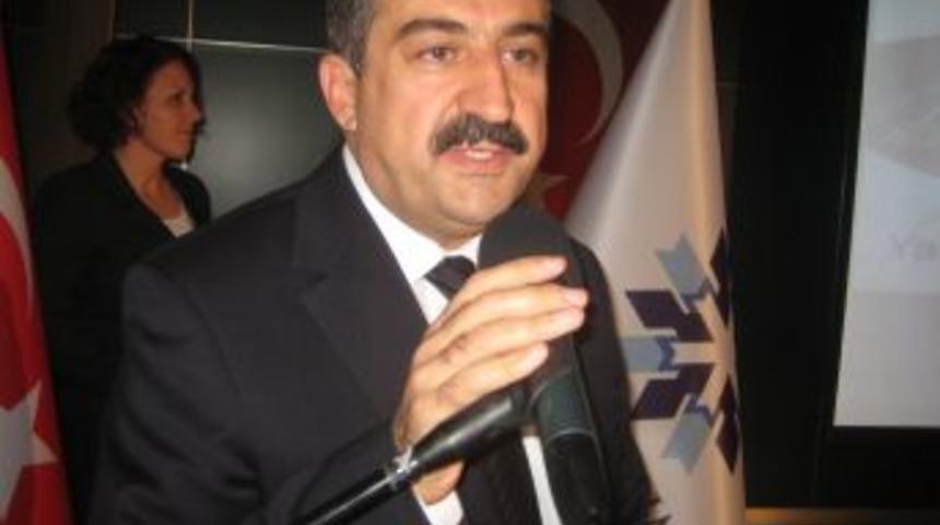 Vali &Ouml;zt&uuml;rk: &Uuml;niversiteler Bilgi &Uuml;retmeli, D&uuml;nya Ile Yarışmalı