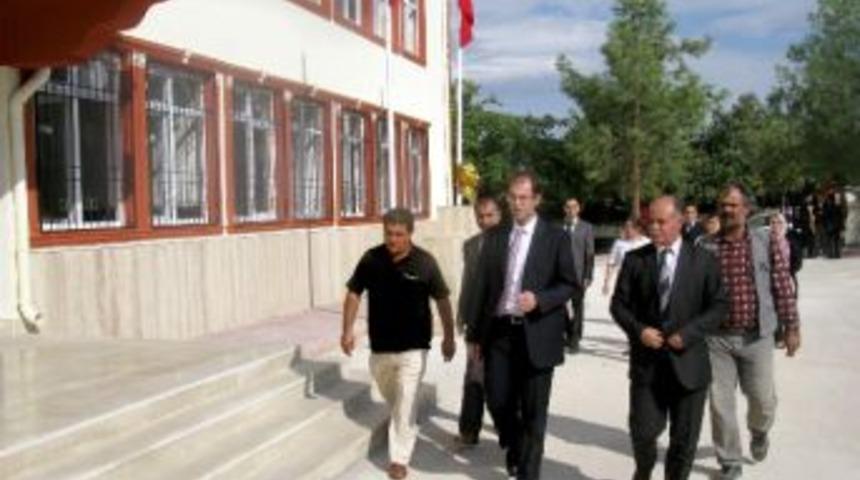 Kaymakamvekili T&uuml;rkmen K&ouml;y Okulunda İnceleme Yaptı