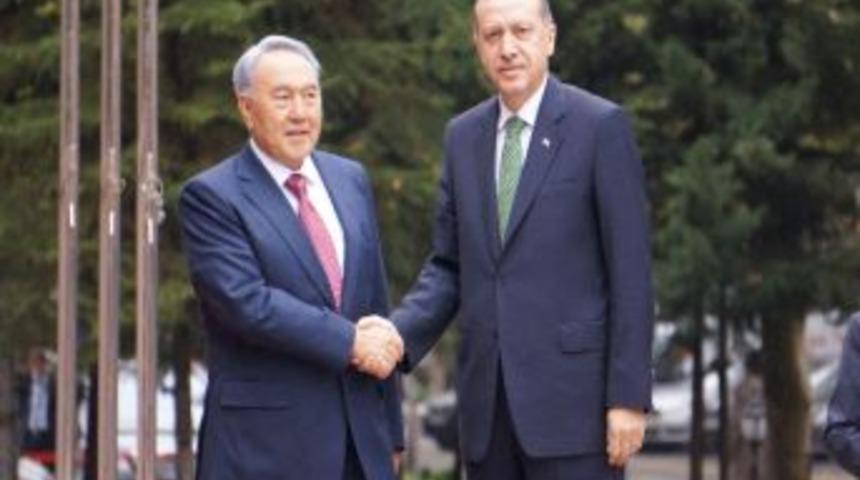 Kazakistan Cumhurbaşkanı Başbakanlık'ta