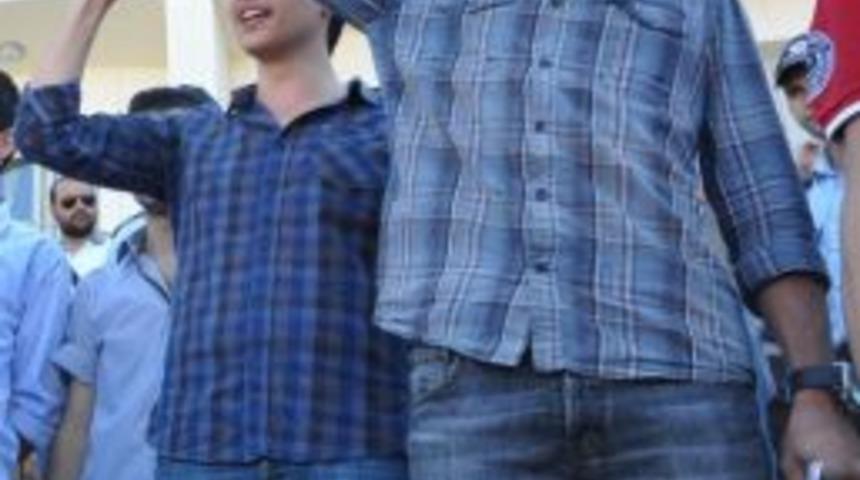 Abd Askerlerine &Ccedil;uval G&ouml;steren 6 Kişi Hakim Karşısında