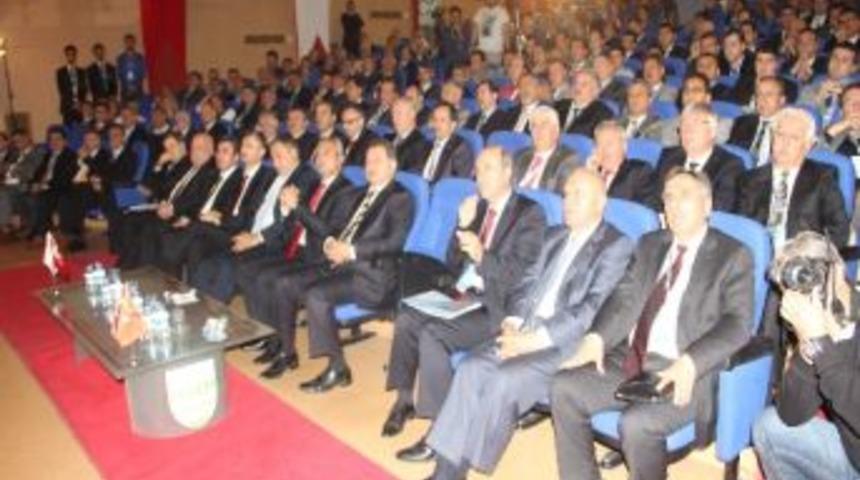 Karab&uuml;k&rsquo;te Raylı Sistemler &Ccedil;alıştayı Yapıldı