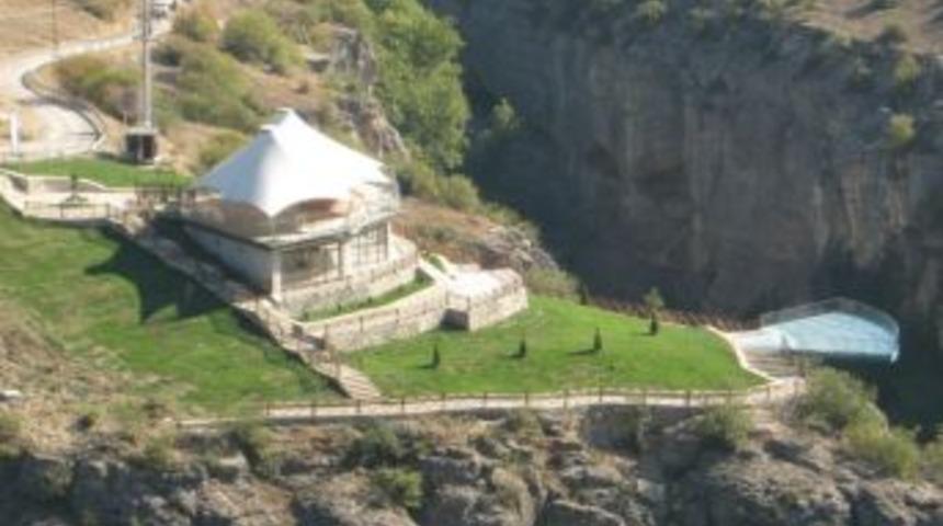 Konuk Valiler, Seyir Terası'nda Incelemelerde Bulundu