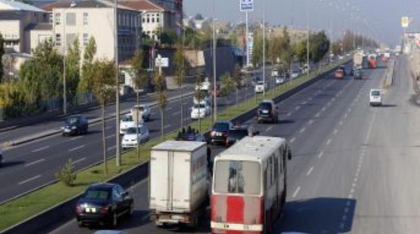 Cumhurbaşkanı G&uuml;l, İstanbul'a Kara Yoluyla Gitti