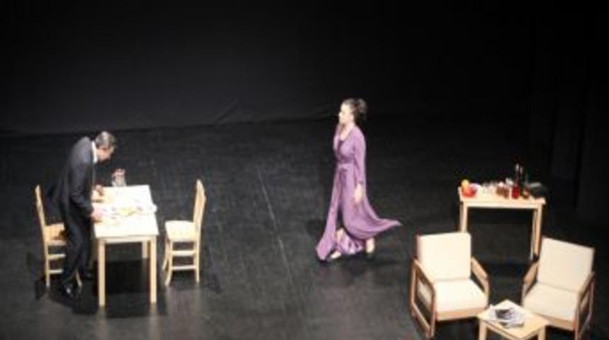 Bis Sanat, '&Ouml;l&uuml;m Ve Kız' Oyununu Başkentlilere Sunacak