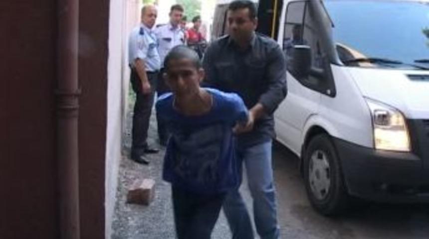 Ter&ouml;r Operasyonunda G&ouml;zaltına Alınan 13 Kişi Adliyeye Sevk Edildi