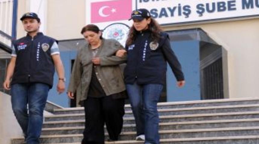 Eşini Bı&ccedil;aklayarak &Ouml;ld&uuml;ren Kadın Adliyede