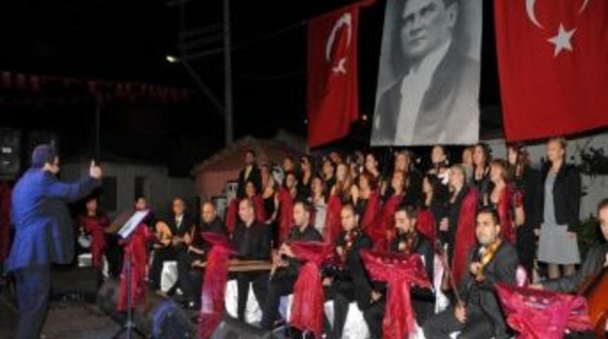 Güzelbahçe'de Besteci Necdet Tokatlı Anısına Konser