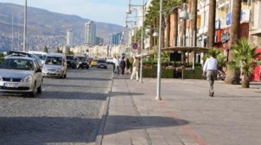 İzmir B&uuml;y&uuml;kşehir, Kordon&rsquo;daki Trafik Yasağını Anketle &Ccedil;&ouml;zecek