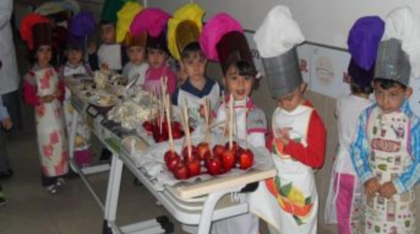 Reyhanlı Minikler, Arakanlı Kardeşleri I&ccedil;in Kermes D&uuml;zenledi