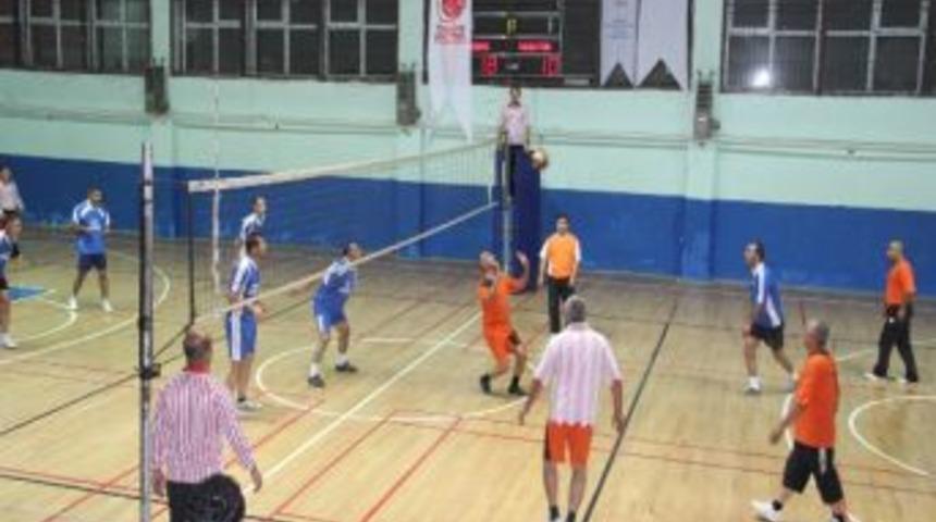 Hakkari&rsquo;de Kurumlar Arası Voleybol Turnuvası